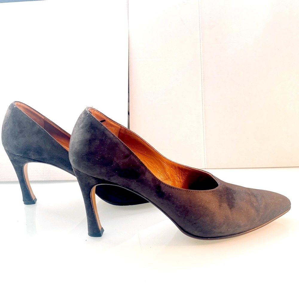 ELLEN TRACY Size 8 M suede High Stilett  heel